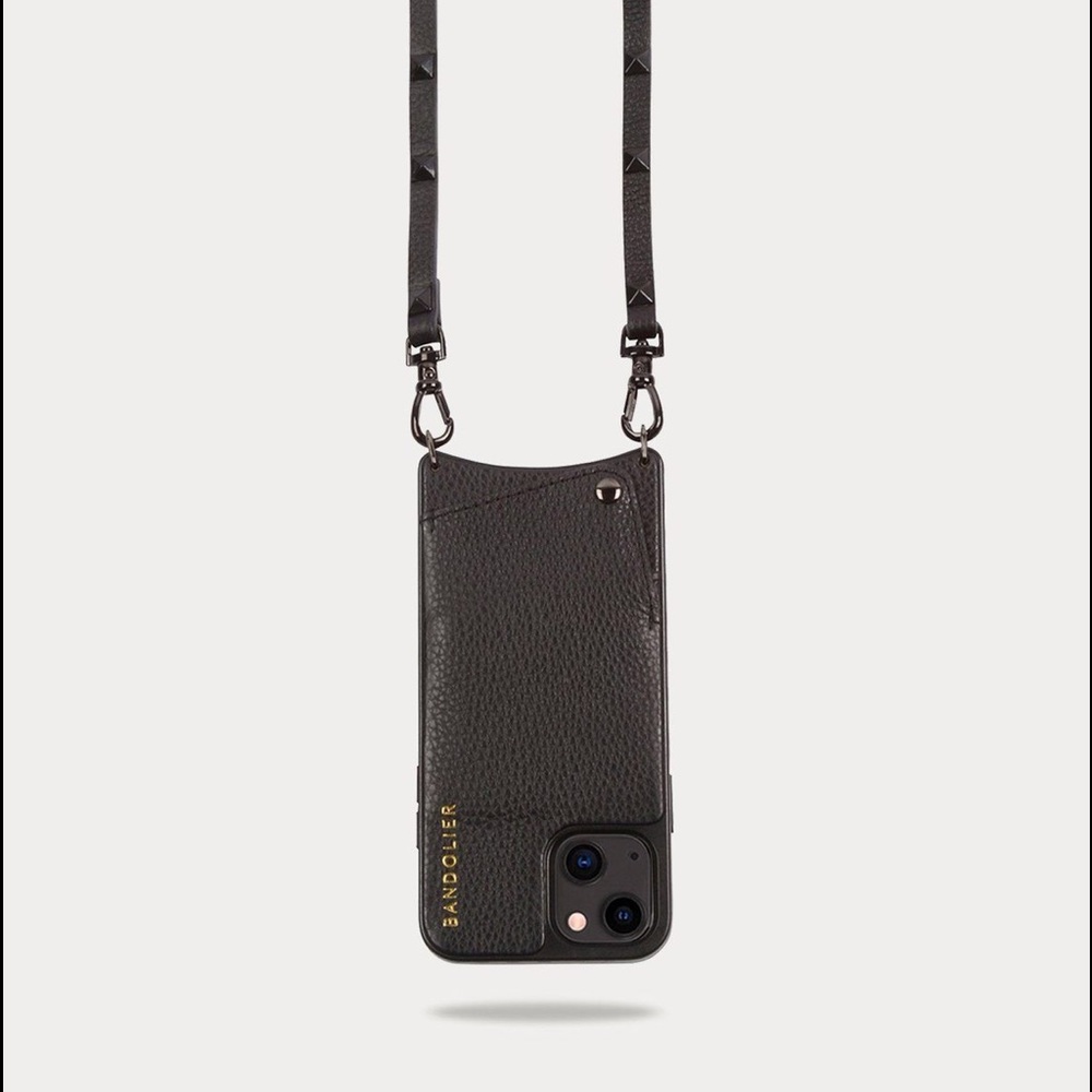 BANDOLIER - SARAH
Pebble Leather Crossbody in Black/Pewter